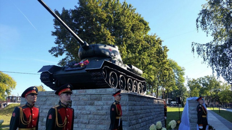 Россия восстановит на своей территории демонтированные за рубежом памятники