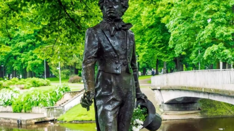 Коалиция Рижской думы поддержала снос памятника Александру Сергеевичу Пушкину