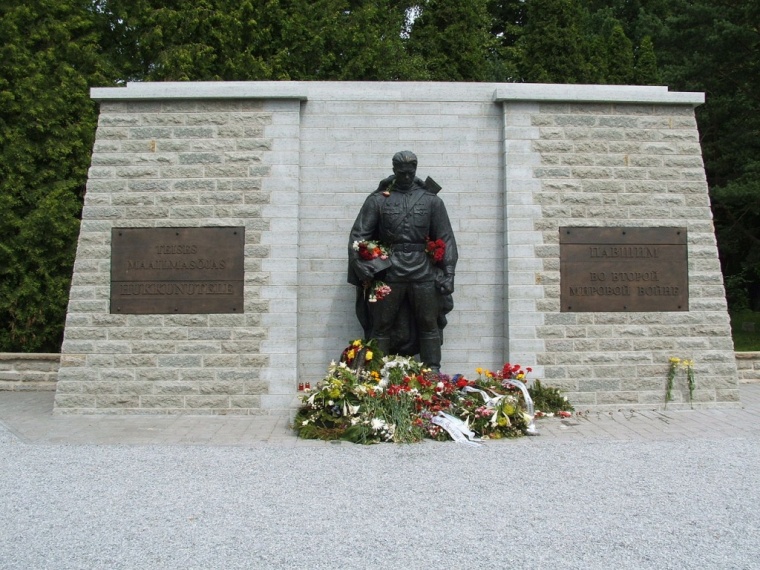 В Эстонии решили засекретить процесс сноса советских памятников