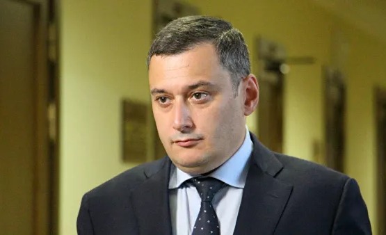 Александр Хинштейн будет добиваться возбуждения уголовного дела из-за осквернения мемориала в Обяляе