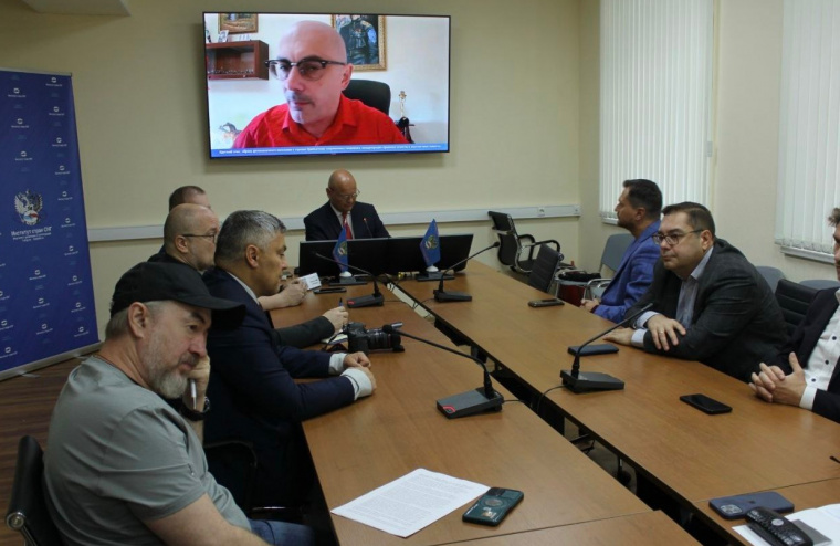 В Москве прошел круглый стол о правах русскоязычного населения в странах Прибалтики