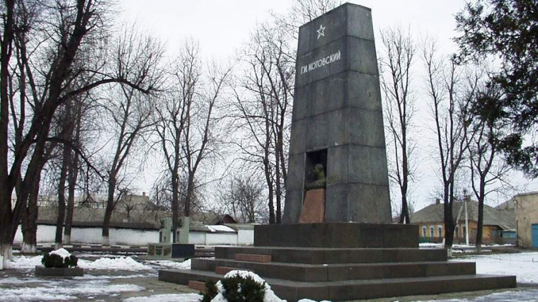Власти Одессы поддержали снос мавзолея на могиле легендарного командира Красной армии Григория Котовского