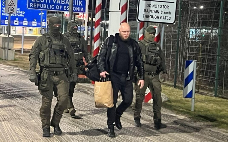 Осужденного за стрим с двуглавым золотым орлом на заднем плане Горлова депортировали из Эстонии