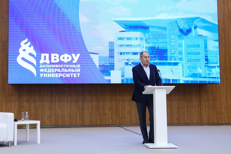 Сергей Лавров: защита соотечественников за рубежом - важный элемент внешней политики России