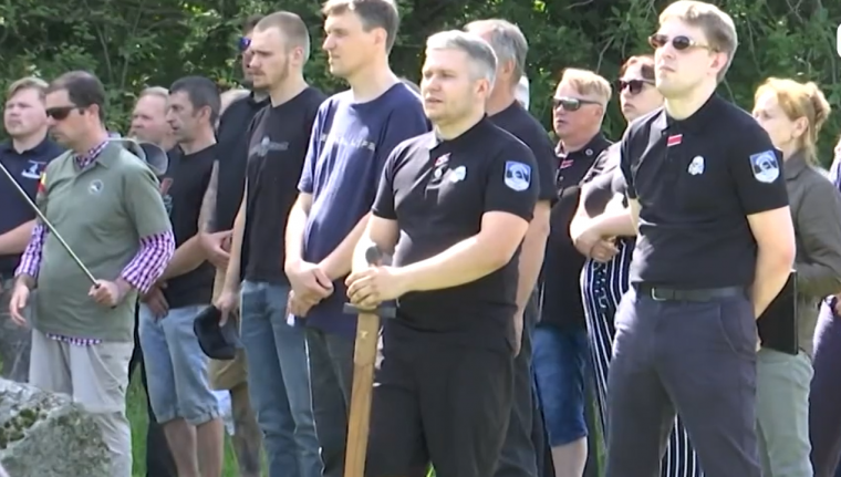 В эстонском Синимяэ почтили память легионеров СС — среди участников вице-спикер парламента