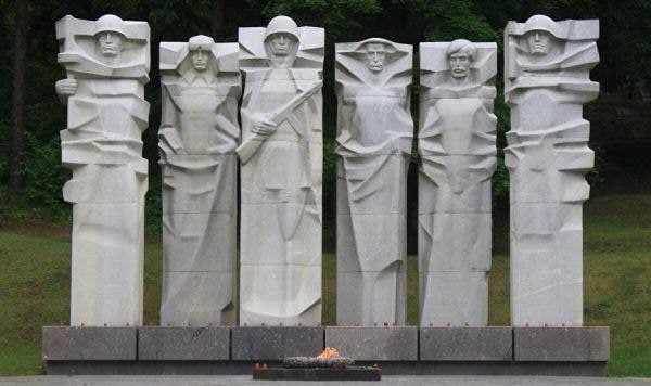 Власти Вильнюса решили снести мемориал на крупнейшем захоронении советских воинов страны