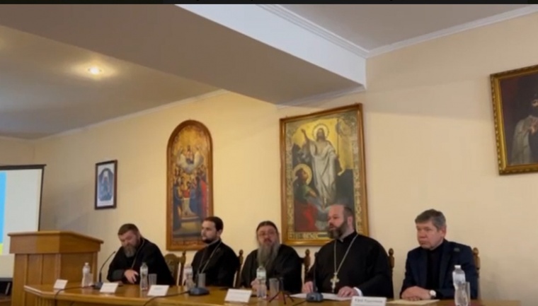 Синод Украинской православной церкви обратился к Владимиру Зеленскому