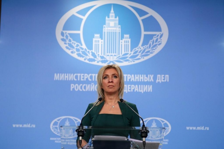 Захарова назвала прямой угрозой слова главы МИД Эстонии об аннулировании ВНЖ россиянам