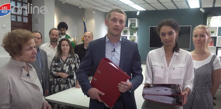 Более десяти тысяч жителей Латвии направили в Европарламент петицию с требованием прекратить русофобию