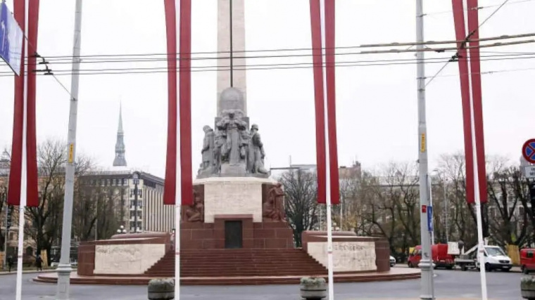 В Латвии возбудили дела за поздравления с Днём Победы в социальных  сетях 