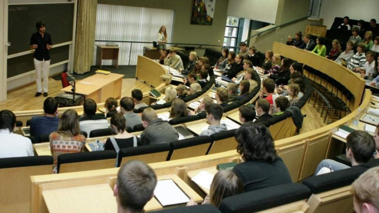 Абитуриенты из-за рубежа смогут подавать документы в российские вузы в онлайн-формате