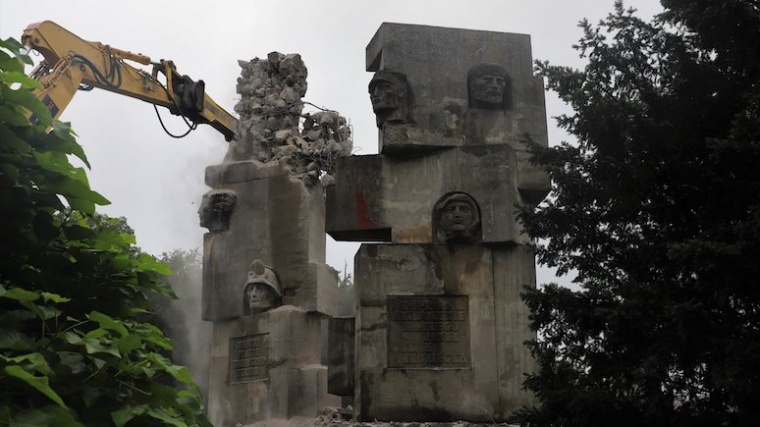 Советские памятники в Польше подверглись атакам вандалов более сорока раз с февраля