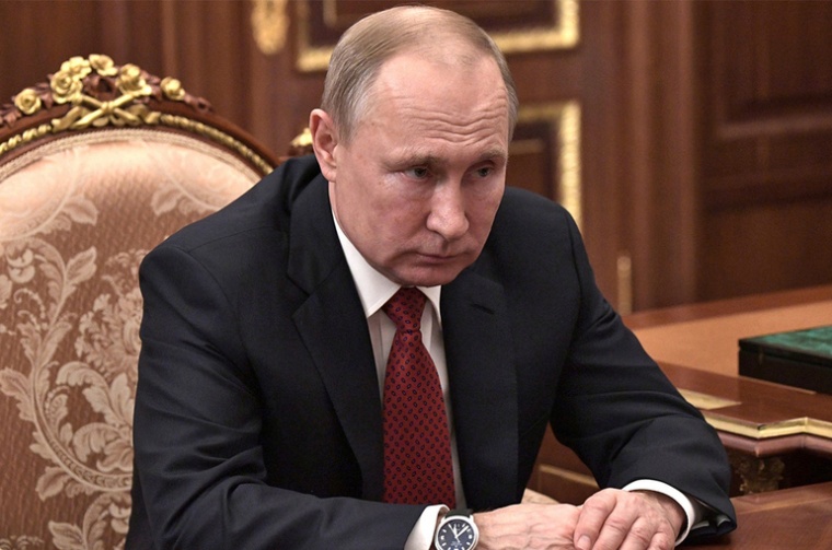 Владимир Путин подписал закон, запрещающий отождествлять СССР и нацистскую Германию