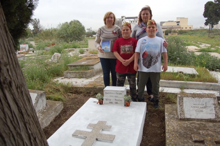 Российские соотечественники провели субботник на христианском кладбище «Буржель» в Тунисе