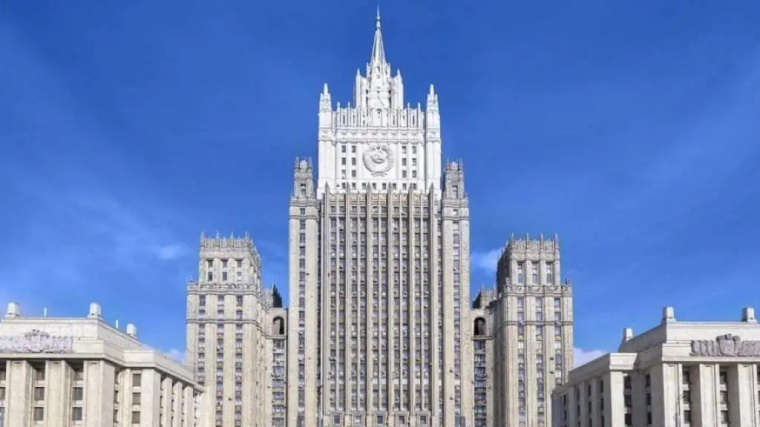 МИД РФ: О действиях стран Балтии, Польши и Украины в отношении военно-мемориальных объектов