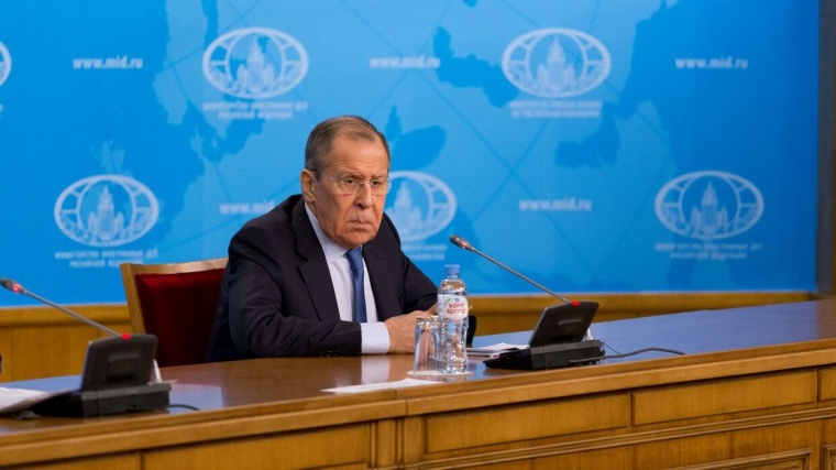 Россия ждет от международных организаций реакции на травлю русскоязычных журналистов в Латвии
