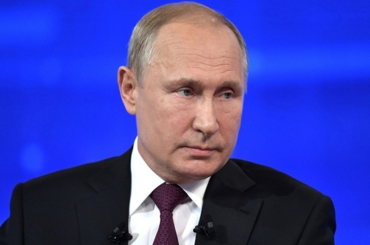 Владимир Путин поручил создать межведомственную комиссию по историческому просвещению