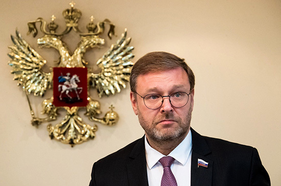 В Совфеде призвали международные организации отреагировать на санкции Киева против оппозиционных телеканалов