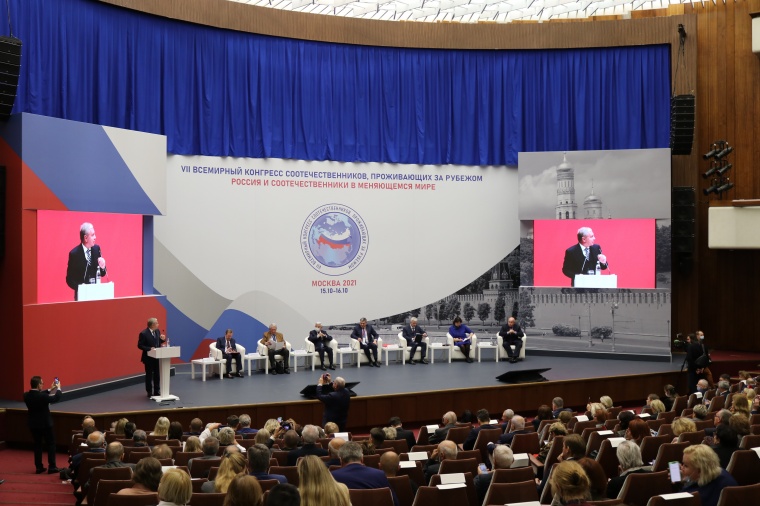 Лавров: гражданство детям в смешанных семьях следует давать вне зависимости от позиции иностранного родителя