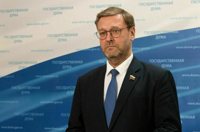 Косачев заявил о расколе общества в Прибалтике после сноса советских памятников