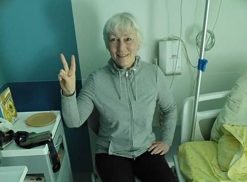Отбывшая срок за инсталляции в окне домохозяйка Елена Крейле освобождена из латвийской тюрьмы