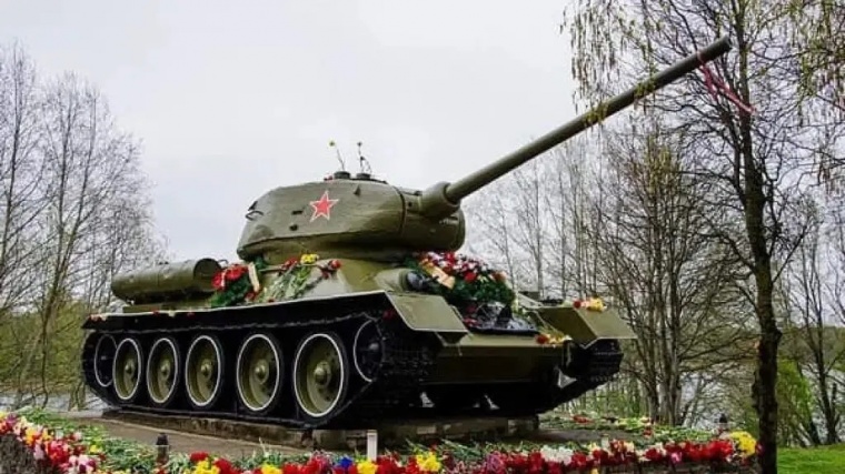 В Эстонии планируют снести 322 памятника с советскими символами
