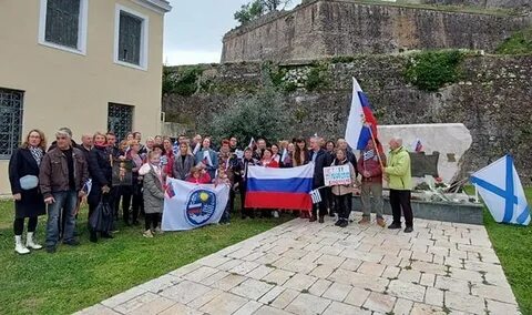 Российские соотечественники восстановили памятник Федору Ушакову на острове Корфу после атаки вандалов