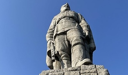 Артисты из разных стран мира записали ролик в защиту памятника советскому солдату-освободителю "Алеша"