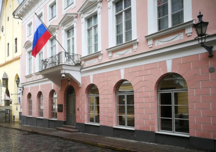 В посольстве РФ  в Эстонии назвали абсурдными обвинения в адрес задержанного в Эстонии россиянина