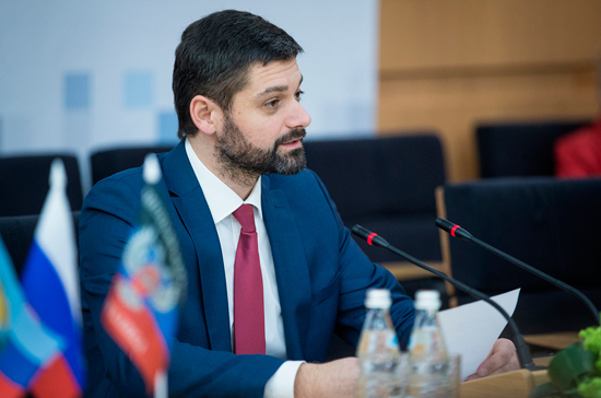  В Крыму прокомментировали отказ Латвии признавать российские паспорта жителей полуострова