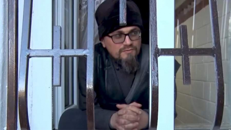 Молдавский православный священник забаррикадировался в церкви с прихожанами и детьми