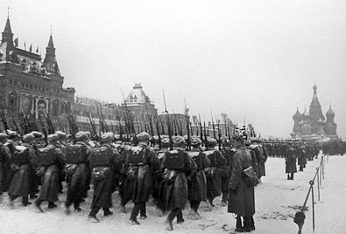 Соотечественники из 30 стран приняли участие в конференции, посвященной годовщине Парада на Красной площади