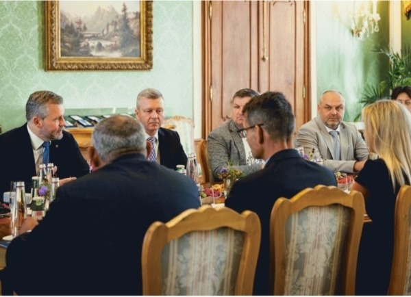 Соотечественники на встрече с президентом Словакии обсудили тему преподавания русского языка